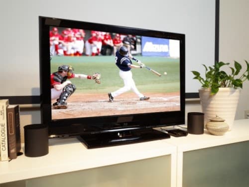 帰省のお土産に。テレビの音を聞き取りやすくするスピーカー 1