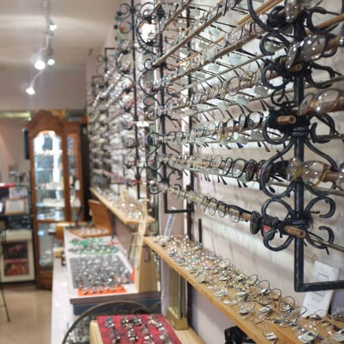 販売店様ご紹介 EYES 様 【聴ける・試せる・買える】 2